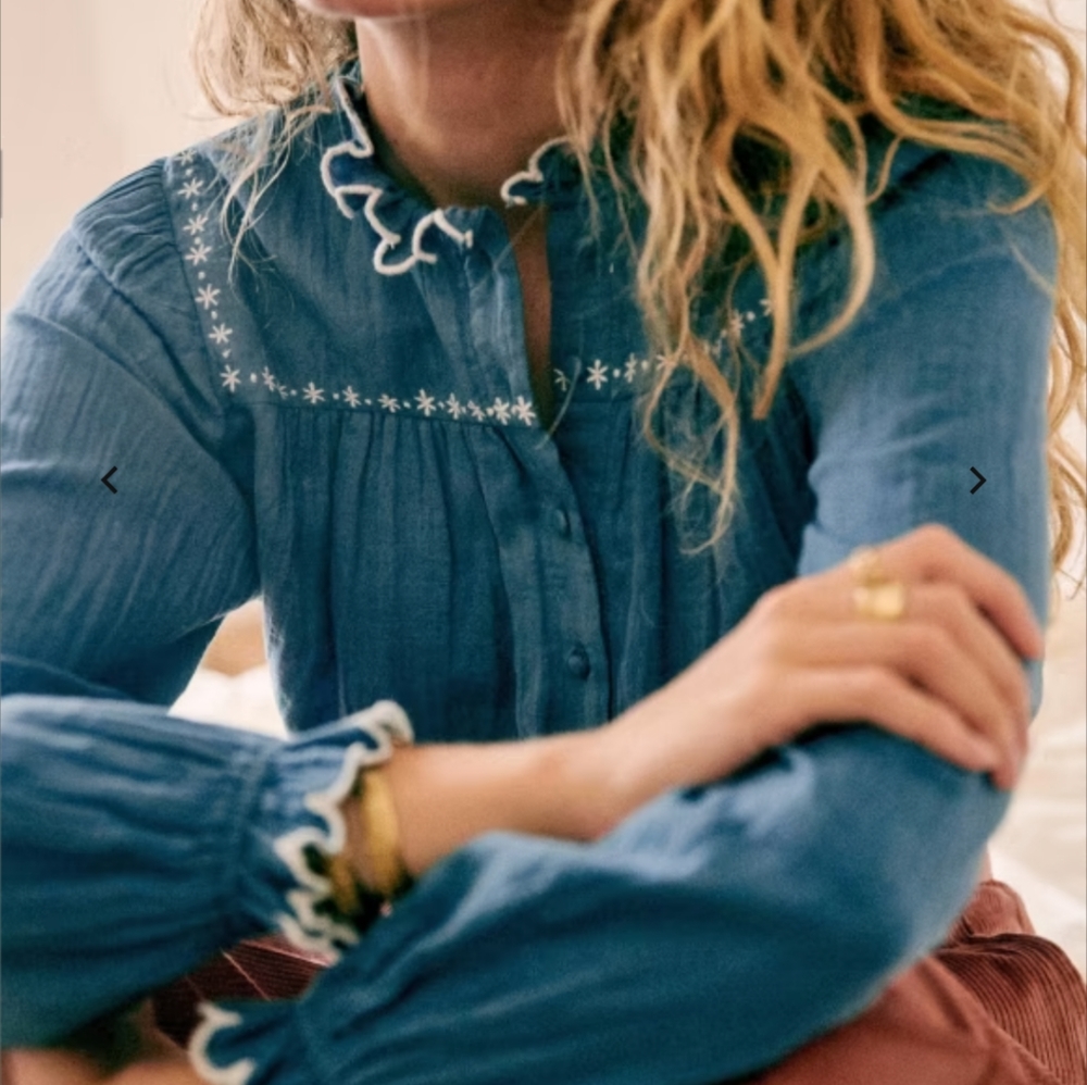 BNWT, Sezane Estee Blue/Ecru Shirt (FR 34 / US 2 - fits like a Small)